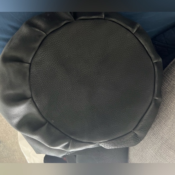 OMBELINE PEBBLE LEATHER HOBO BAG - Picture 6 of 14